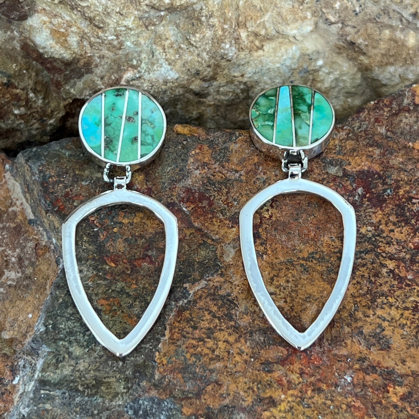 showcase the spectacular Green, Blue and Yellow hues of Sonoran Gold Turquoise from Mexico.