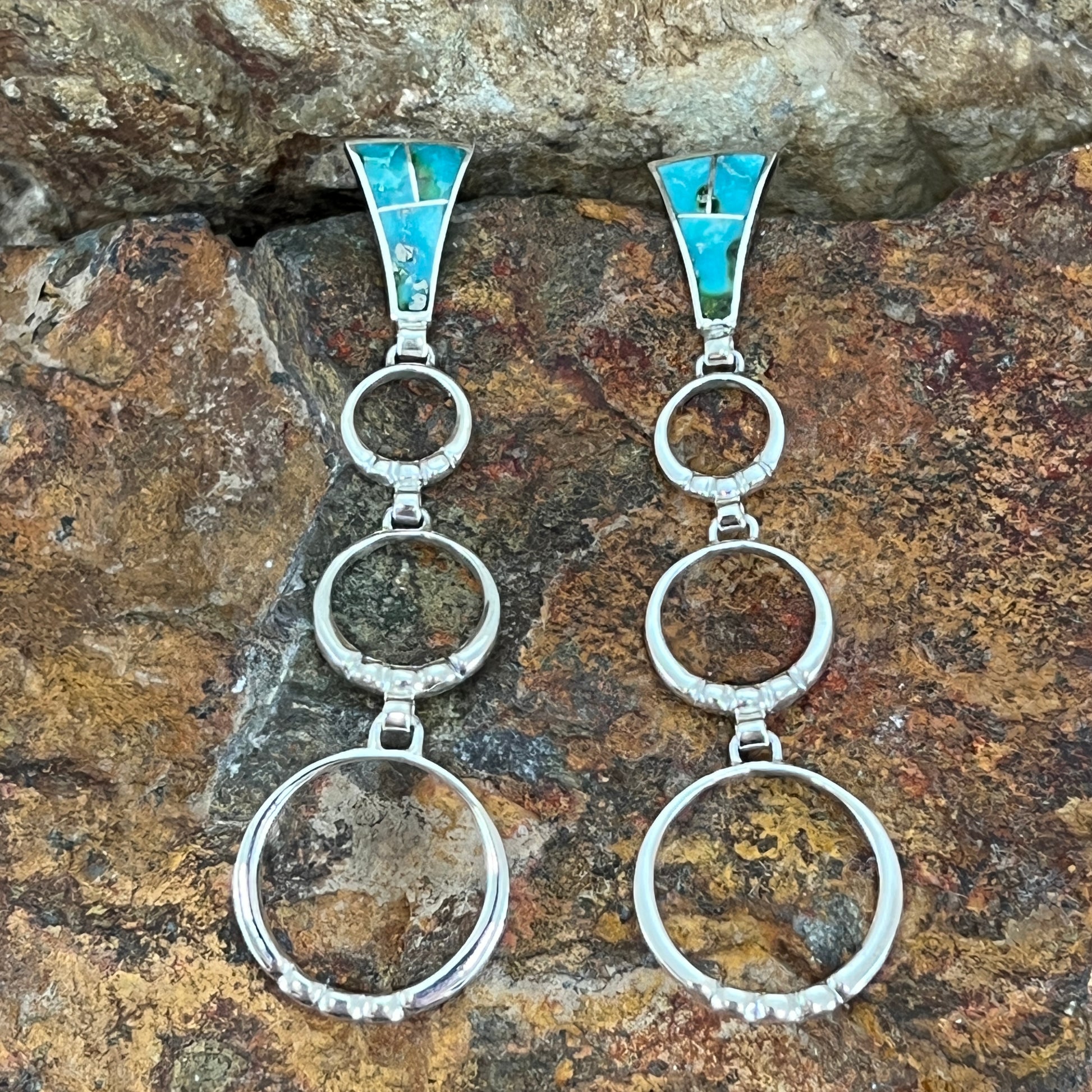 showcase the spectacular Green, Blue and Yellow hues of Sonoran Gold Turquoise from Mexico.