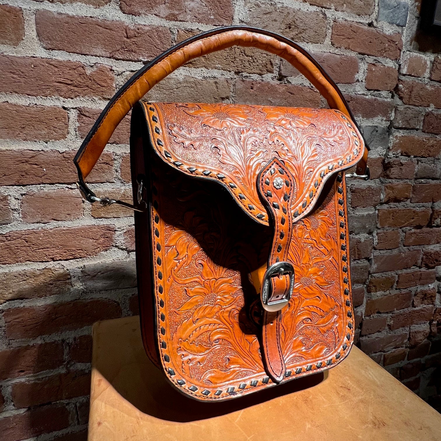 🐠 Handmade leather saddle purse | Leather handmade, Beige shoulder bags,  Purses